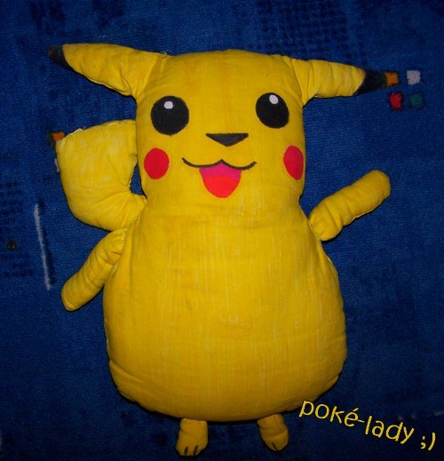 Poké-Lady: pika plushies