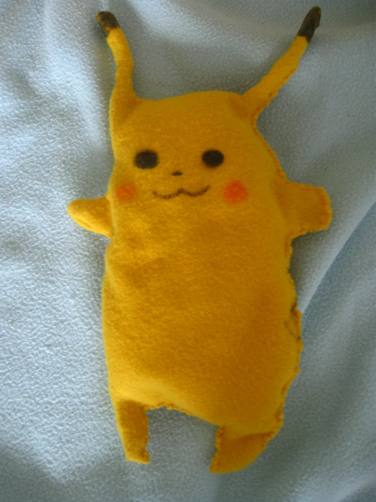 Maiko Hatake ^^: Pikachu plyšák ^^